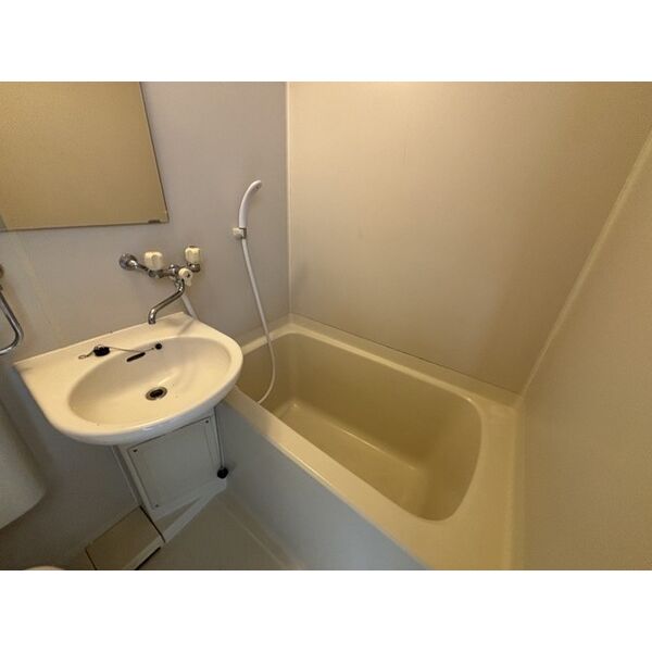 バス・シャワールーム　お風呂です