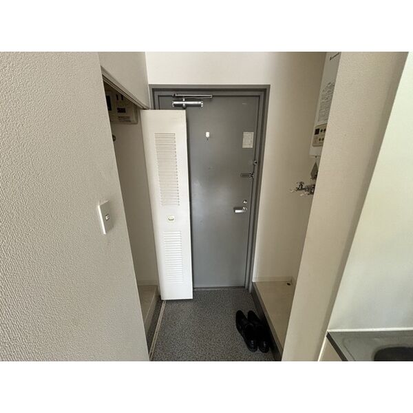 玄関　落ち着いた玄関です