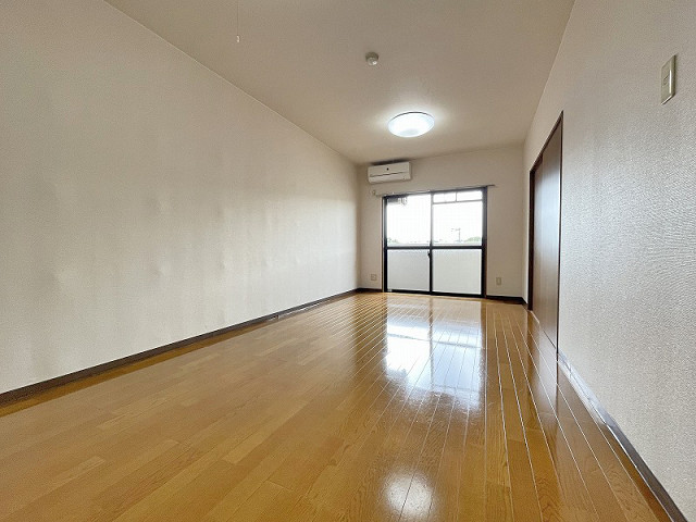 ステージ街の居間写真