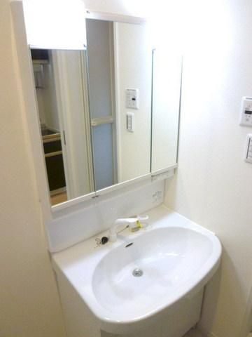 洗面設備　★大きな鏡の独立洗面台★