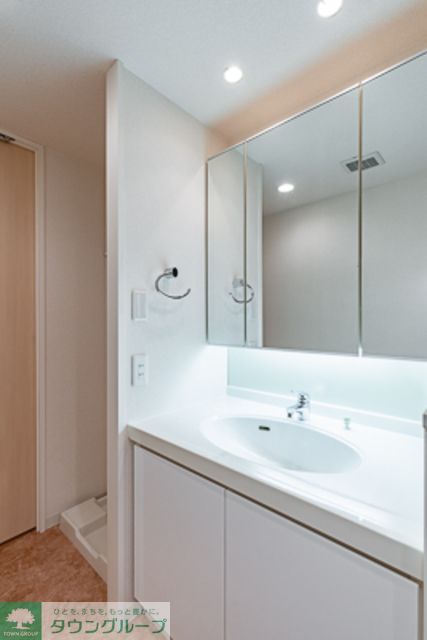 洗面設備　※写真は同タイプ住戸です。