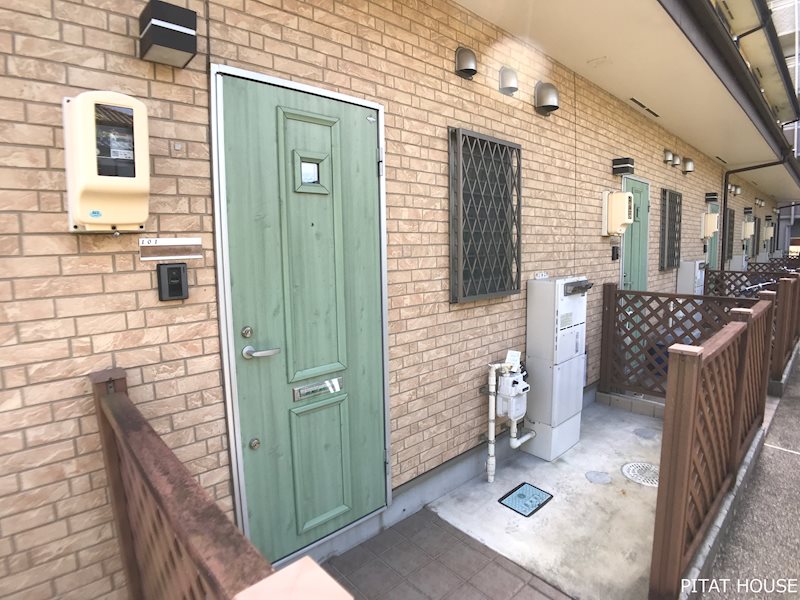 玄関　同物件別部屋