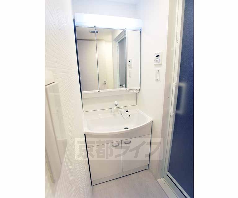 洗面設備　シャンプードレッサーで朝の忙しい時間を短縮出来ます。