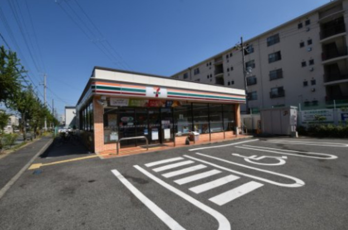 コンビニ　セブンイレブン 泉大津東助松町店（コンビニ）まで476m