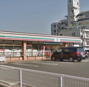 コンビニ　セブンイレブン（コンビニ）まで791m