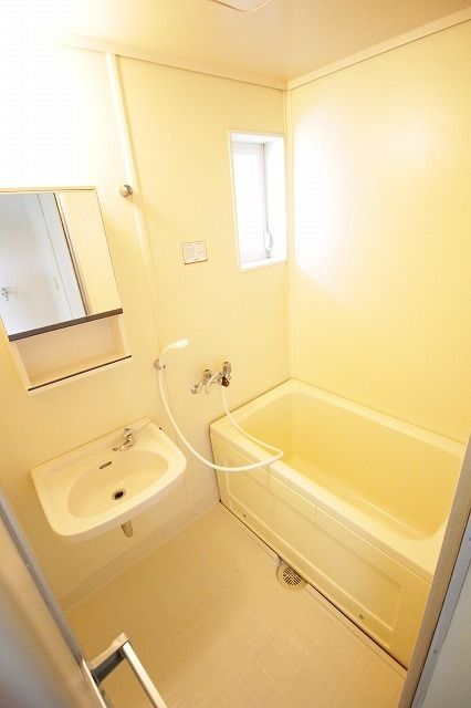 バス・シャワールーム　★洗面台付きのバスルーム★