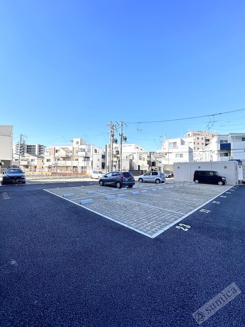 駐車場　ゆとりの広さで駐車し易い駐車場です♪♪