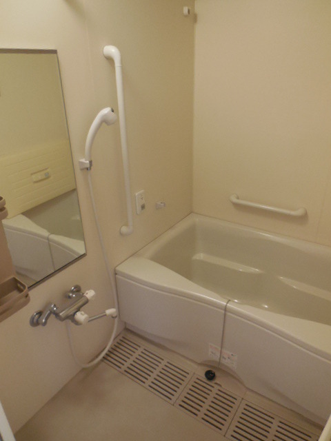 バス・シャワールーム　※別部屋参考写真