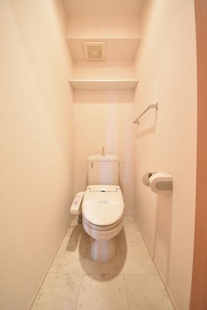 トイレ　なんとウォシュレット完備
