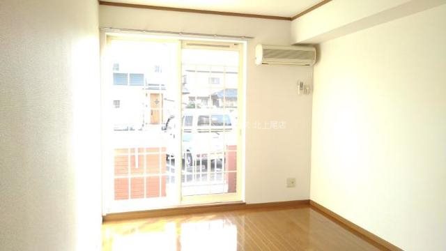 居室・リビング　お問合せは048-772-8202