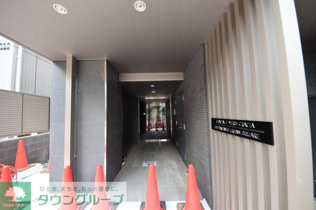 エントランス　エントランス