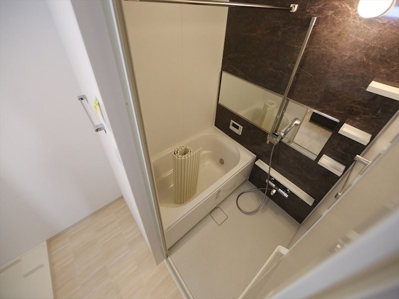 バス・シャワールーム　浴室暖房乾燥機付　追い焚き・オートバス機能付お風呂