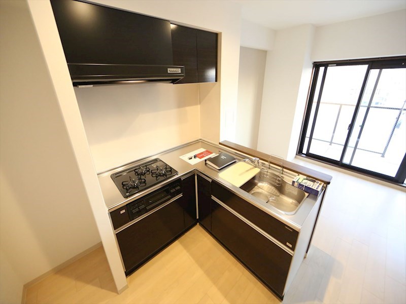 キッチン　システムキッチン（ガス3口コンログリル付）　Ｌ字型キッチン