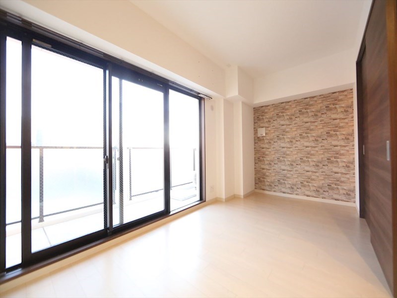 バルコニー　ＬＤＫ12.7帖　Ｌ字型キッチン　南面バルコニー