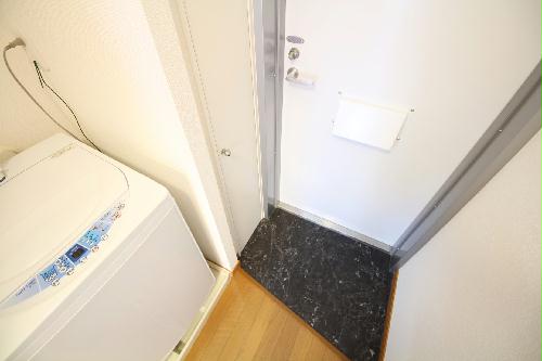 玄関　仕様・設備は現況と異なる場合があります。現況優先。