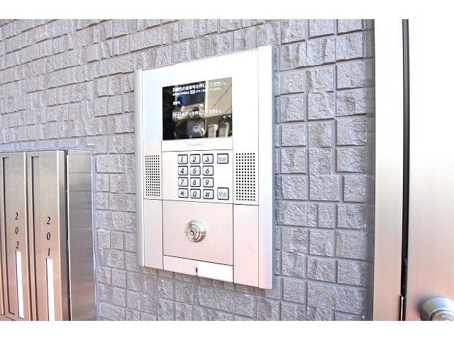 エントランス　オートロック完備