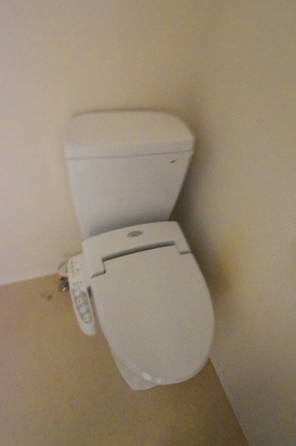 トイレ　ウォシュレット完備