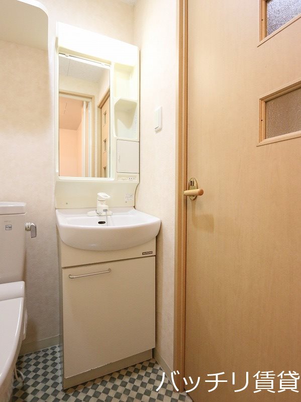 洗面設備　同型タイプの写真になります　現状優先