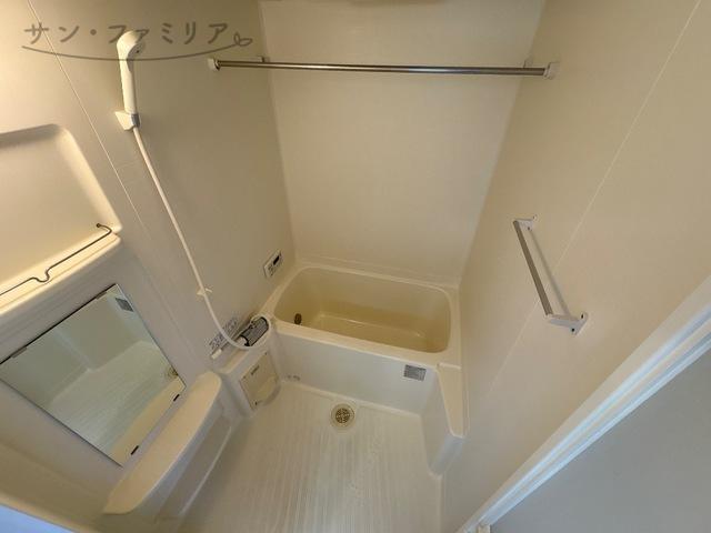 バス・シャワールーム　同一物件別部屋写真