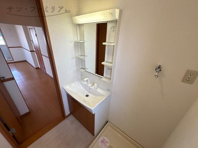 洗面設備　同一物件別部屋写真