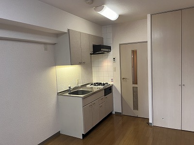 エントランス　きれいなキッチンです