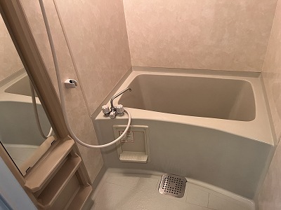 バス・シャワールーム　コンパクトで使いやすいお風呂です