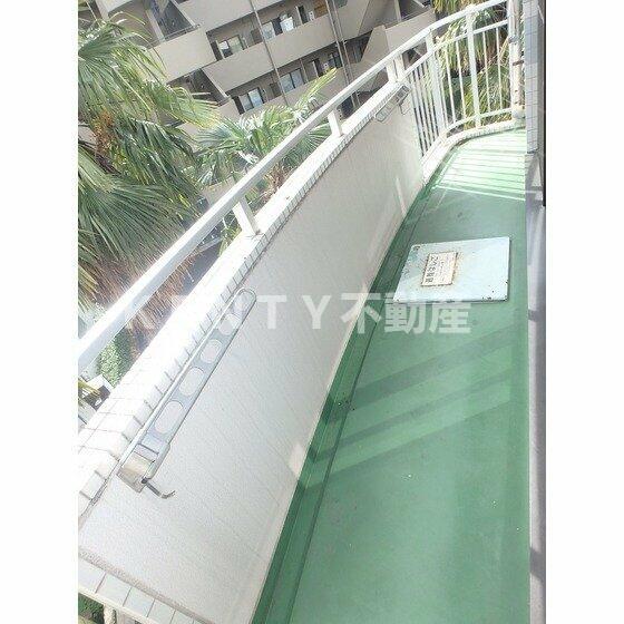 バルコニー　陽当たり良好なバルコニーです