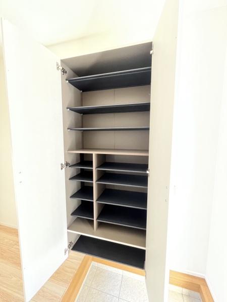 その他設備　下駄箱あります！