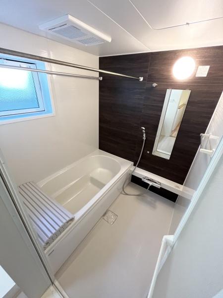 バス・シャワールーム　広々1坪タイプのバスルーム