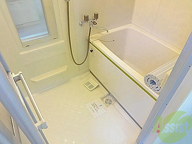 バス・シャワールーム　１日の疲れはこの浴槽でゆっくりと癒されて下さいね～♪