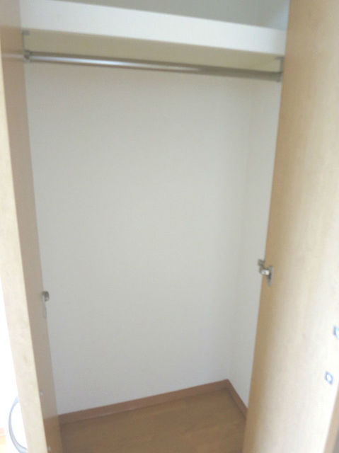 収納　参考写真（同建物反転タイプ別部屋のものです）