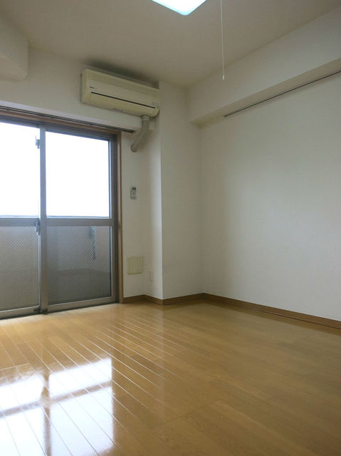 バルコニー　参考写真（同建物反転タイプ別部屋のものです）