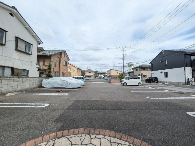 駐車場　敷地内駐車場