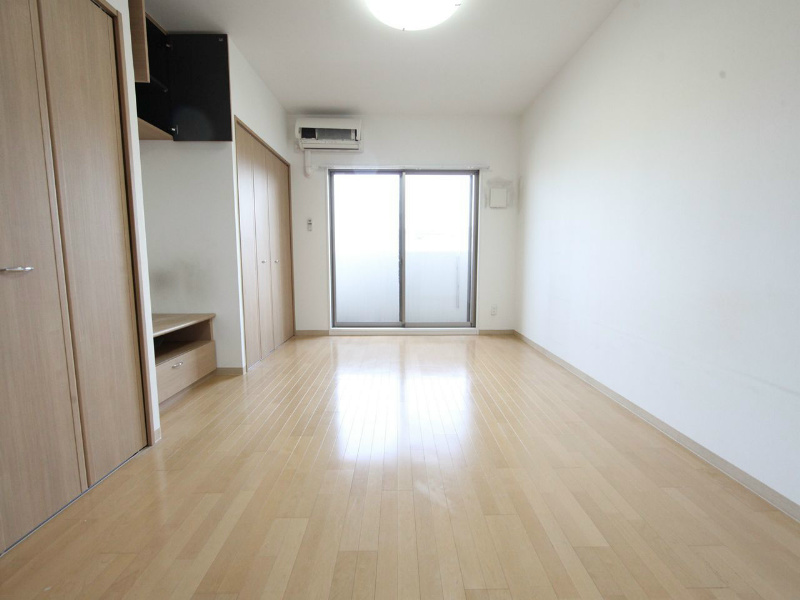 バルコニー　洋室9帖　クローゼット付（収納充実してます）