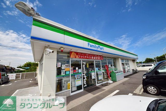 コンビニ　ファミリーマート大和上草柳店（コンビニ）まで460m