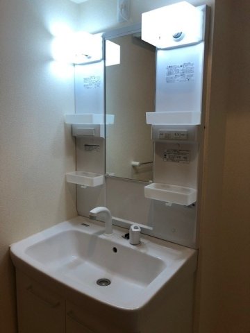 洗面設備　使いやすい洗面所です