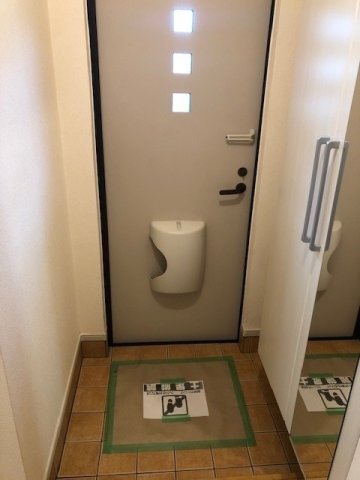 玄関　収納もある玄関です