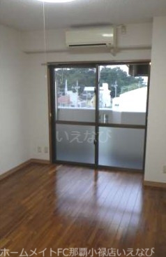 居室・リビング　※別部屋の写真です