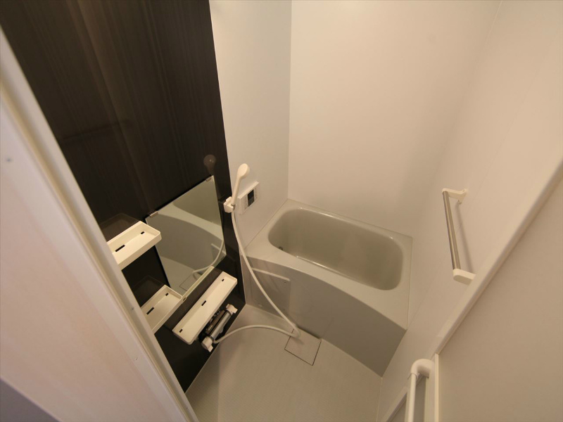 バス・シャワールーム　追い焚き・オートバス機能付お風呂