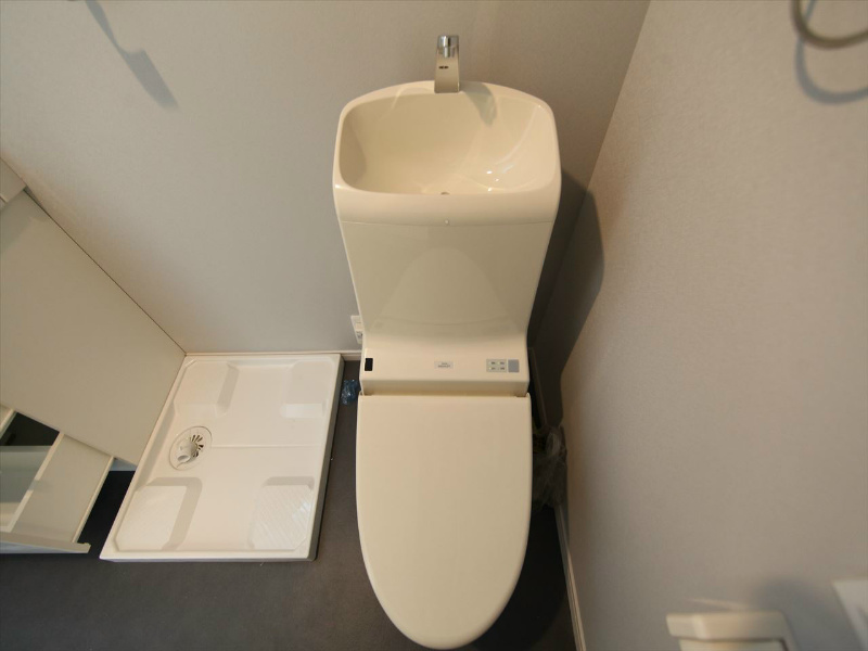 トイレ　温水洗浄暖房便座付トイレ