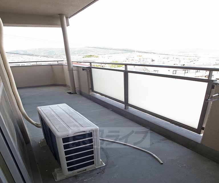 バルコニー　広々バルコニー