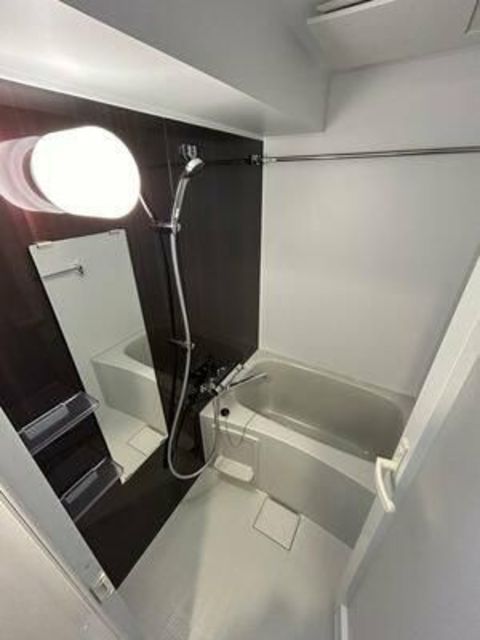 バス・シャワールーム　雨の日のお洗濯だけでなく、カビ予防にも大活躍の浴室乾燥機付♪