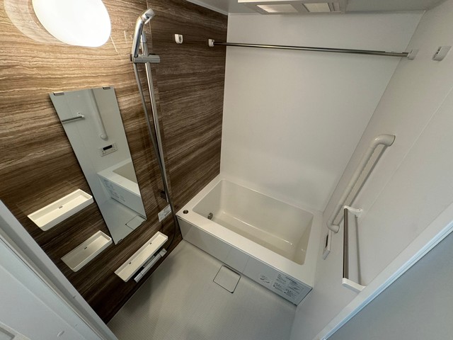 バス・シャワールーム　コンパクトで使いやすいお風呂です