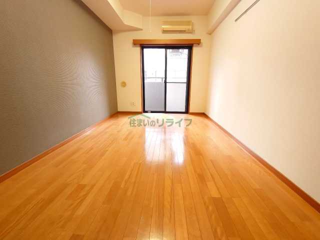 居室・リビング　別階層の参考写真になります。