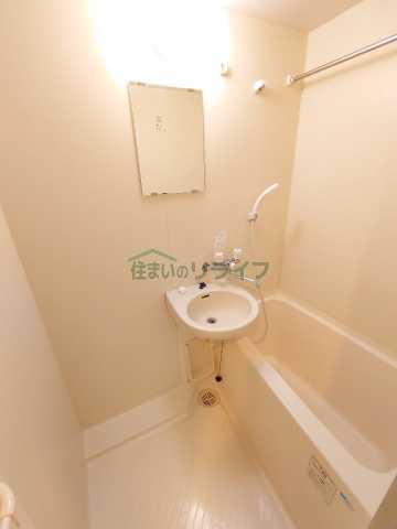 バス・シャワールーム　別階層の参考写真になります。