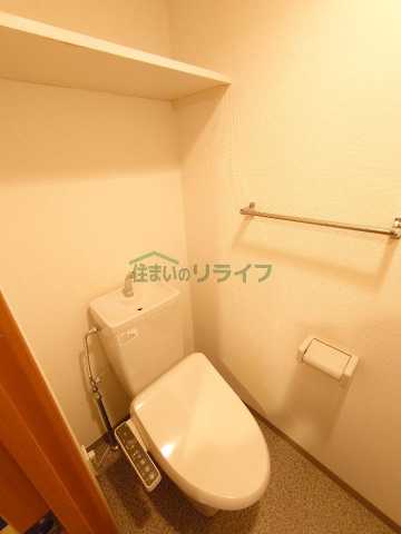 トイレ　別階層の参考写真になります。