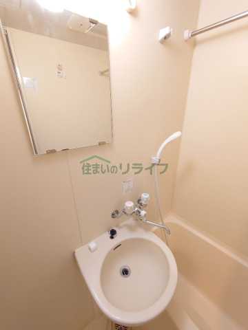 洗面設備　別階層の参考写真になります。