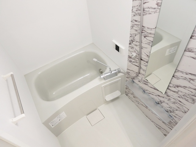 バス・シャワールーム　綺麗なバスルームです！