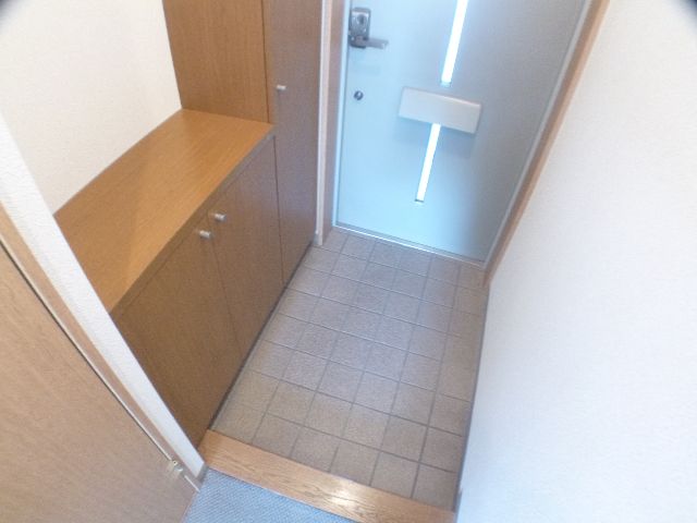 玄関　玄関スペースは確保されています。