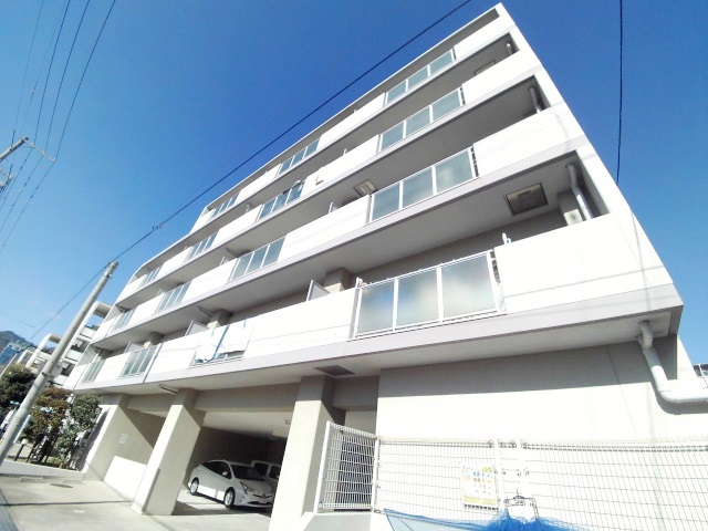 建物外観　分譲仕様のマンション。